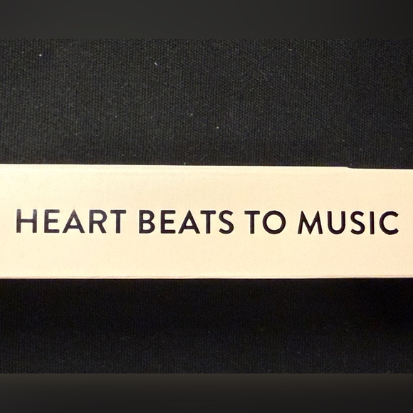 Red Aspen Nail Dashes - Heart Beats To Music - Press-On Nails - Picture 4 of 4